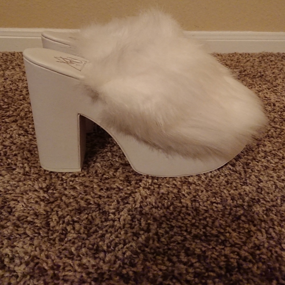 Shoes - Picture 5 of 5